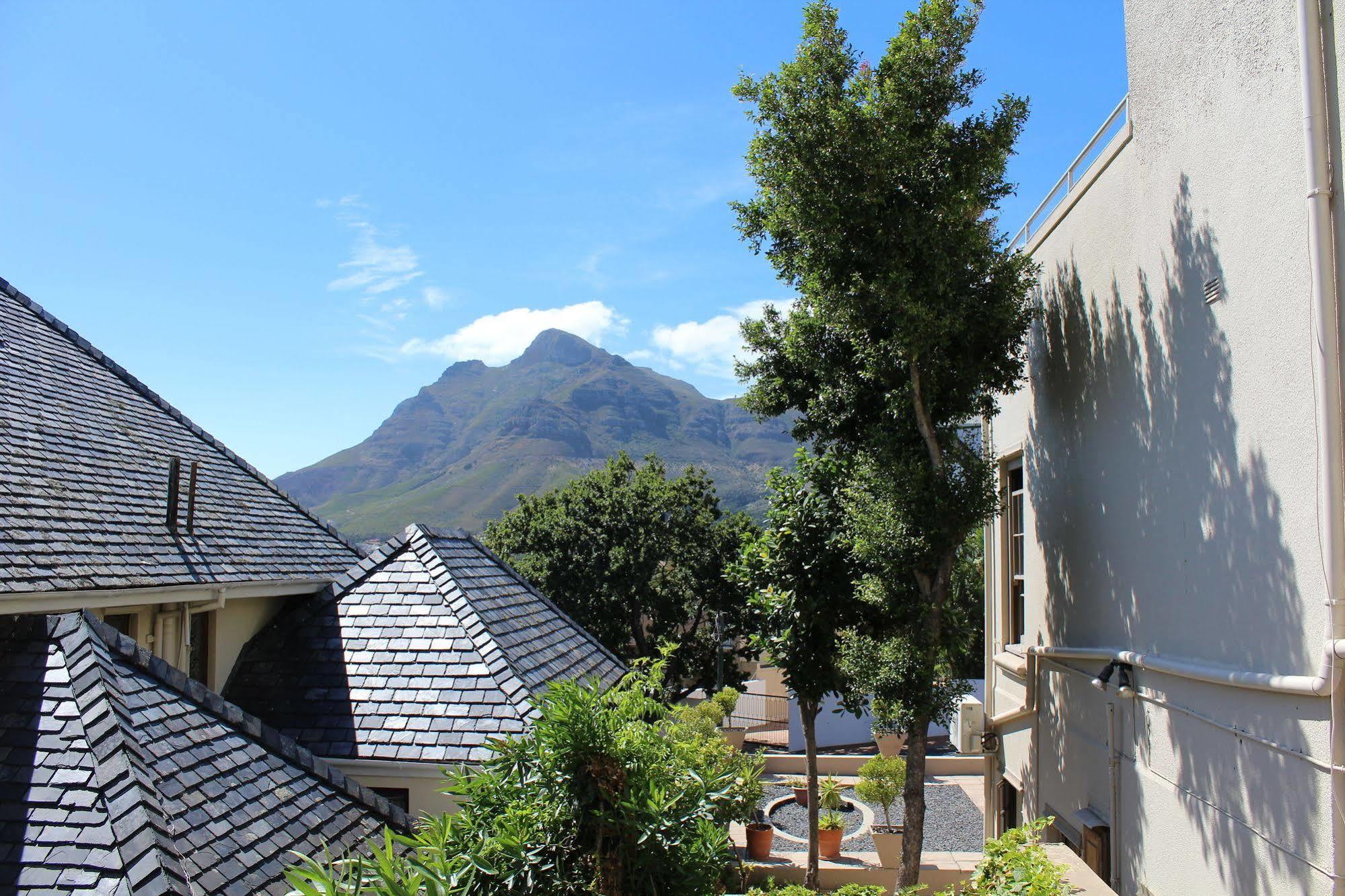 Fahrenheit Guest house 3*